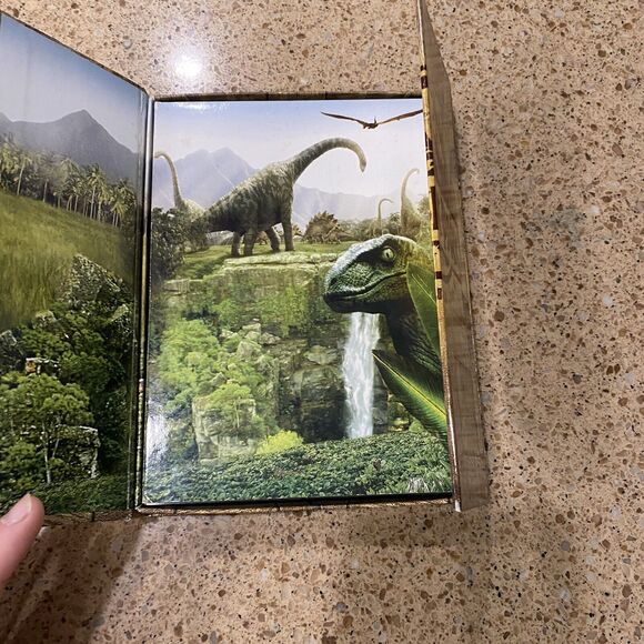 Jurassic Park: The Franchise Collection Adventure Pack - 3-Disc DVD Box Set - Picture 3 of 5